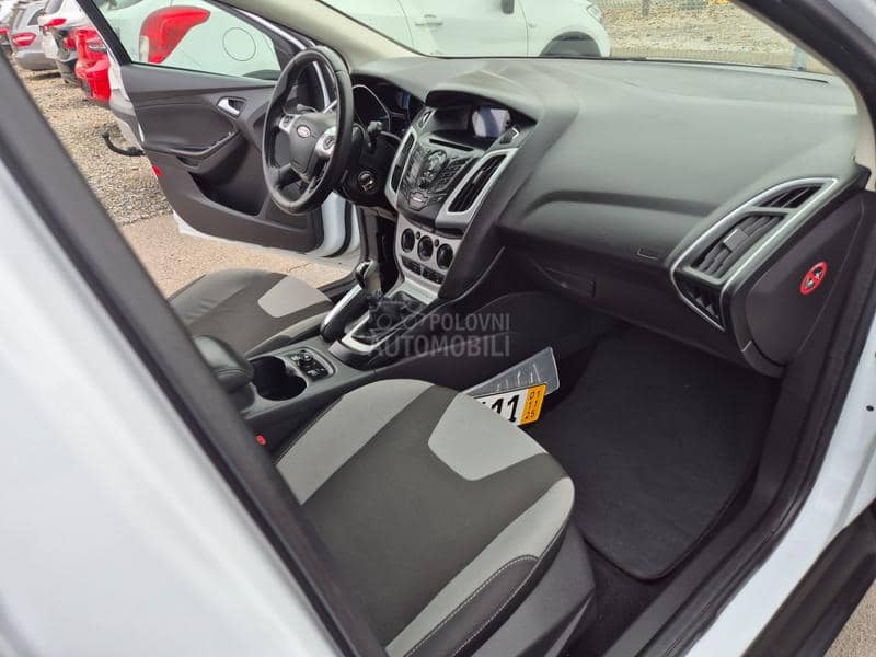 Ford Focus 1.6 b