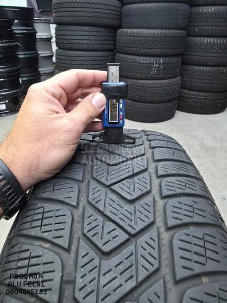 Pirelli 215/65 R17 Zimska