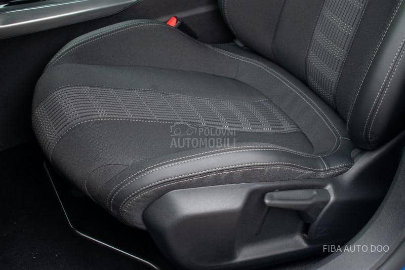 Peugeot 308 1.2EAT ALLURE/VIRT