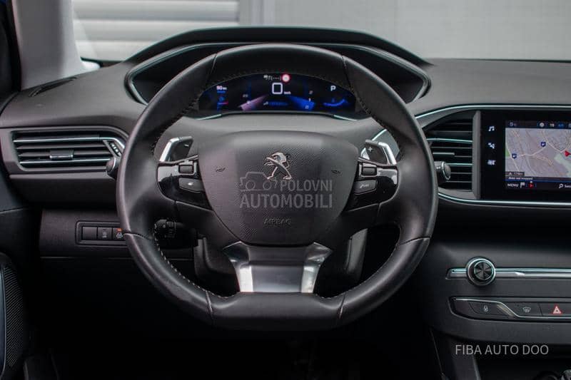 Peugeot 308 1.2EAT ALLURE/VIRT