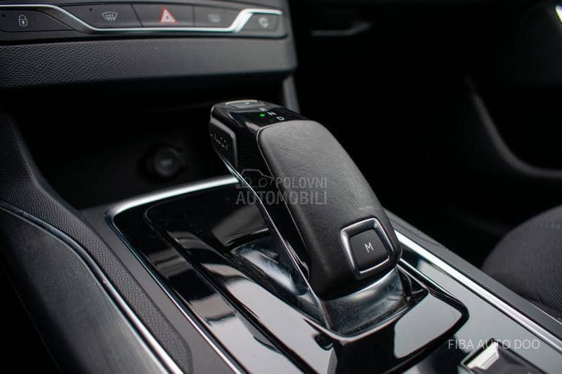 Peugeot 308 1.2EAT ALLURE/VIRT