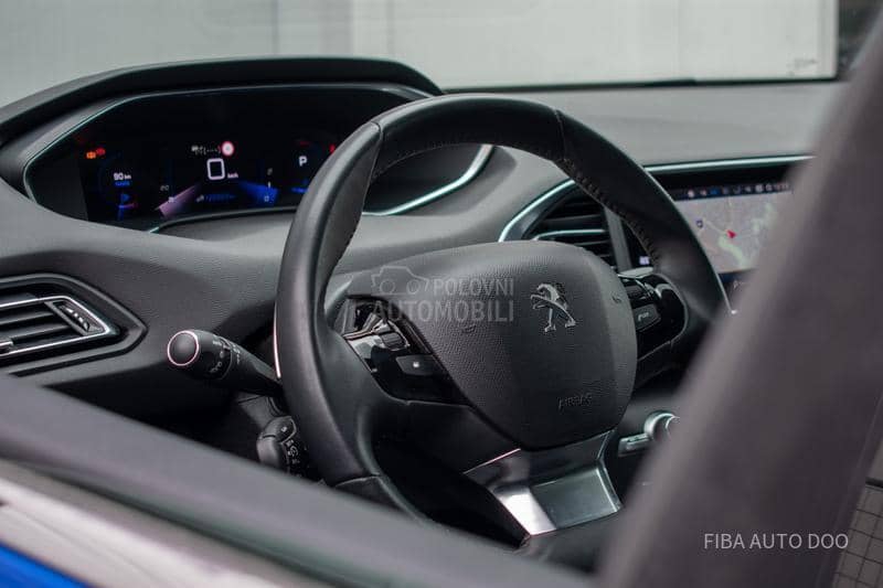 Peugeot 308 1.2EAT ALLURE/VIRT