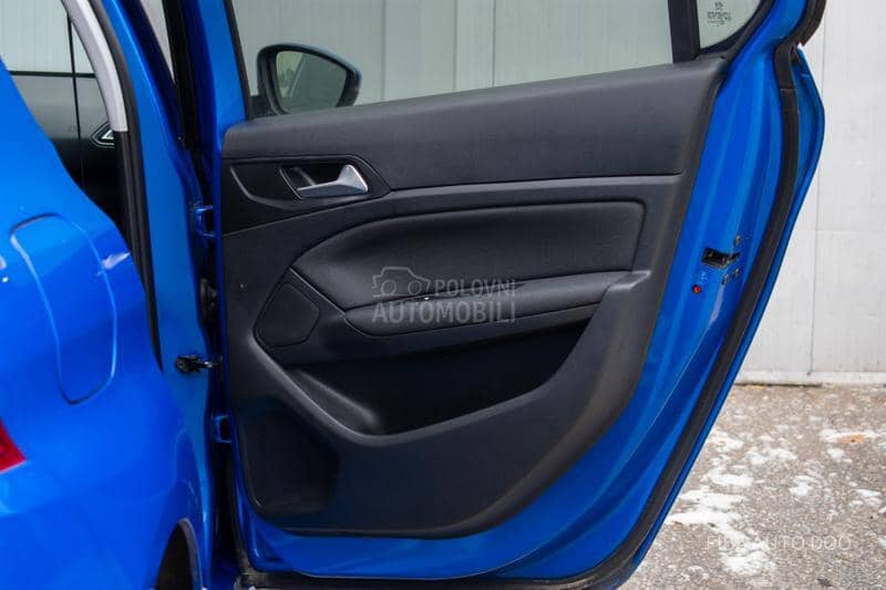 Peugeot 308 1.2EAT ALLURE/VIRT