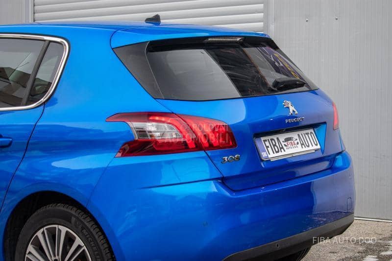 Peugeot 308 1.2EAT ALLURE/VIRT