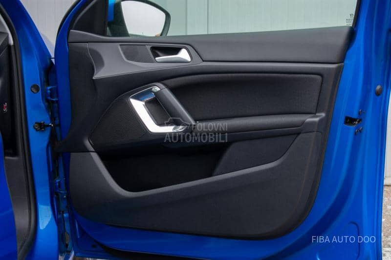 Peugeot 308 1.2EAT ALLURE/VIRT