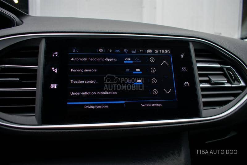 Peugeot 308 1.2EAT ALLURE/VIRT