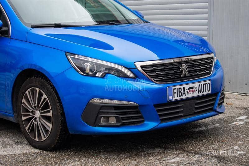 Peugeot 308 1.2EAT ALLURE/VIRT