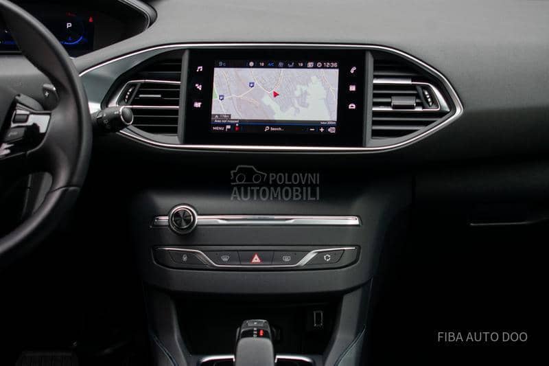 Peugeot 308 1.2EAT ALLURE/VIRT