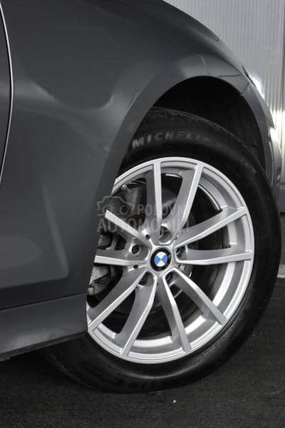 BMW 320 i xDrive AT