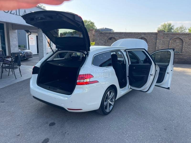 Peugeot 308 ALURE LED PERLA