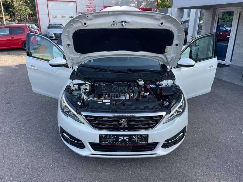 Peugeot 308 ALURE LED PERLA
