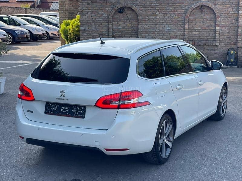 Peugeot 308 ALURE LED PERLA