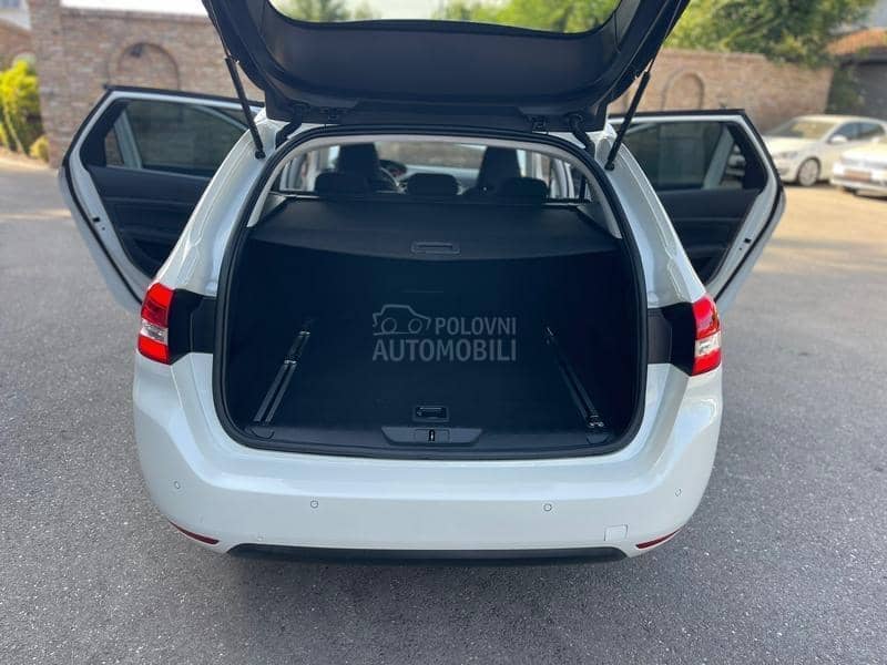 Peugeot 308 ALURE LED PERLA