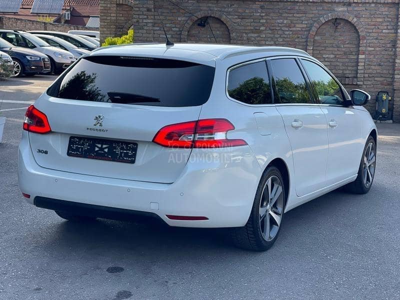 Peugeot 308 ALURE LED PERLA