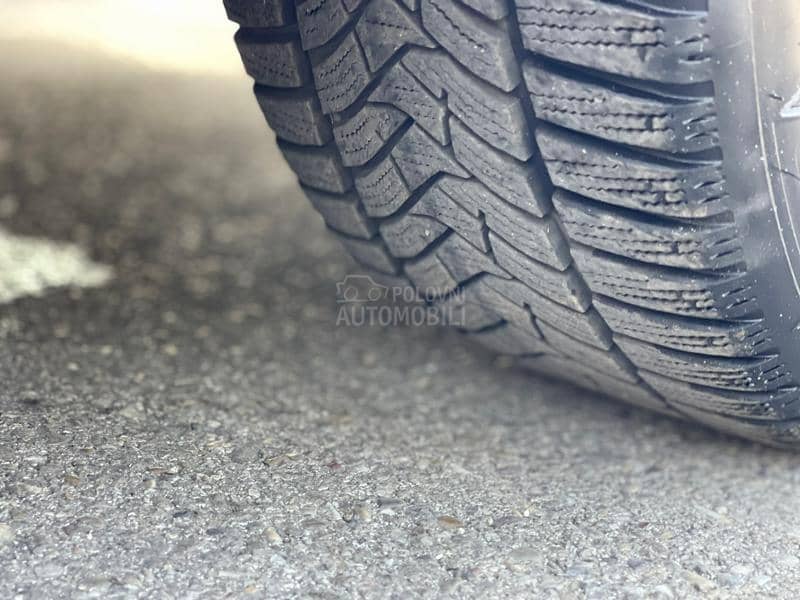 Peugeot 308 ALURE LED PERLA