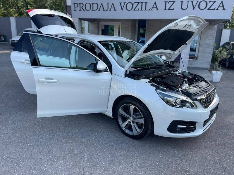 Peugeot 308 ALURE LED PERLA