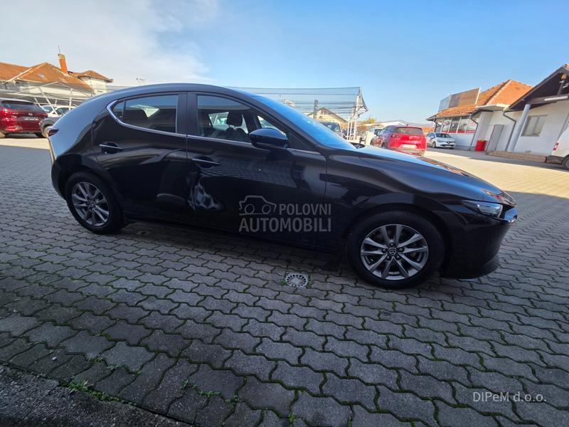 Mazda 3 G122
