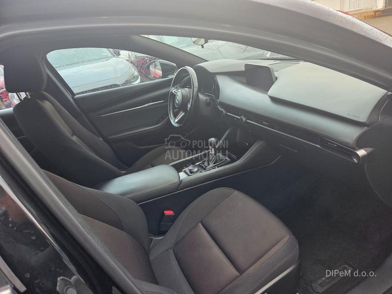 Mazda 3 G122