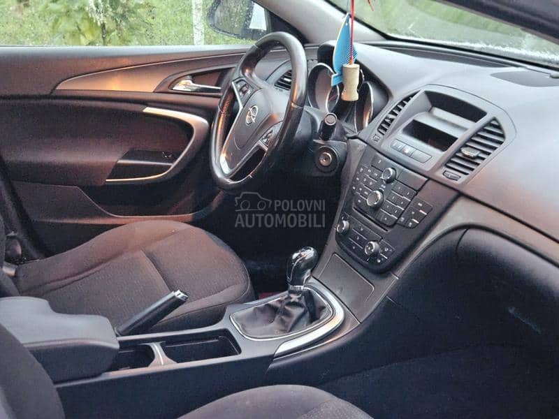 Opel Insignia 2.0cdt 2009. god. -  kompletan auto u delovima