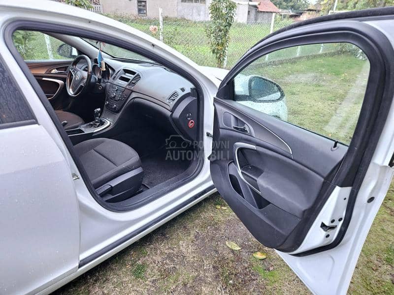 Opel Insignia 2.0cdt 2009. god. -  kompletan auto u delovima
