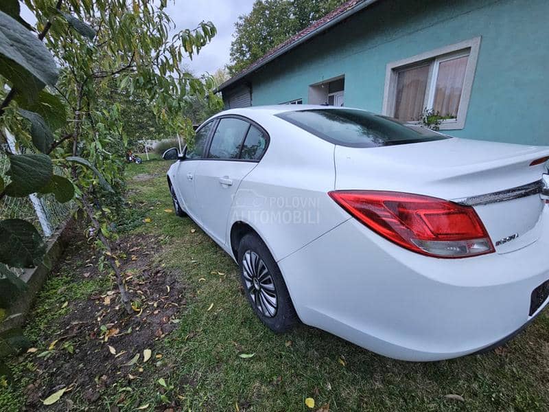 Opel Insignia 2.0cdt 2009. god. -  kompletan auto u delovima