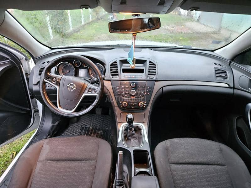 Opel Insignia 2.0cdt 2009. god. -  kompletan auto u delovima