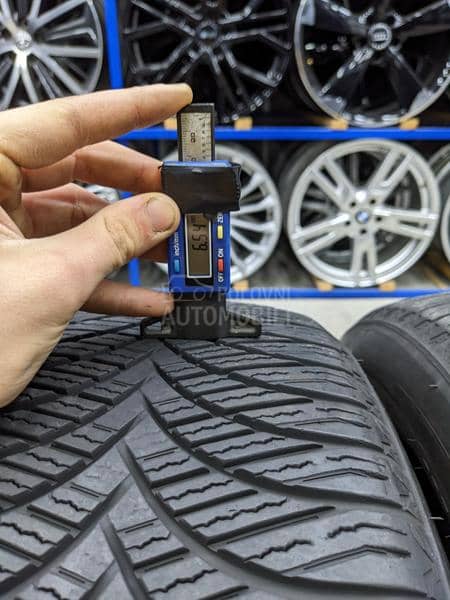 Goodride 215/50 R18 Zimska