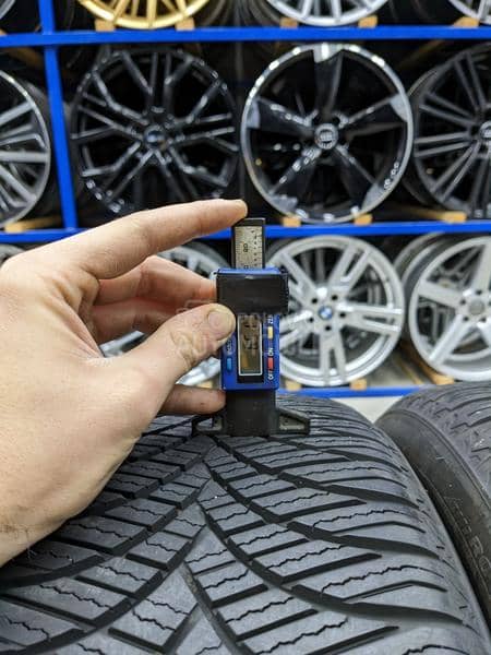 Goodride 215/50 R18 Zimska