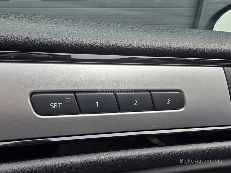 Volkswagen Touareg 3.0TDI CARAT 4x4