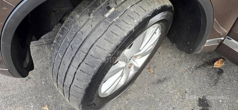 Volkswagen Touareg 3.0TDI CARAT 4x4