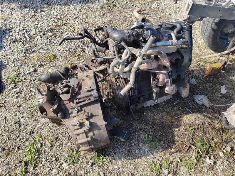 Volkswagen Sharan 1.9 td 2001. god. -  kompletan auto u delovima