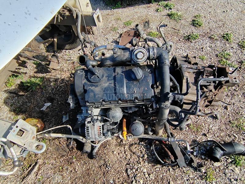 Volkswagen Sharan 1.9 td 2001. god. -  kompletan auto u delovima