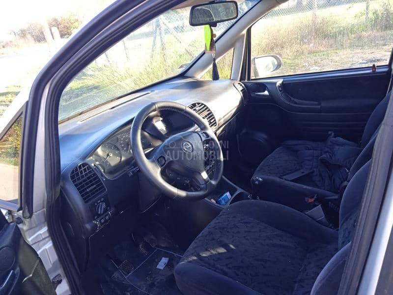 Opel Zafira 