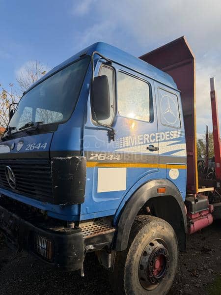 Mercedes Benz 2244