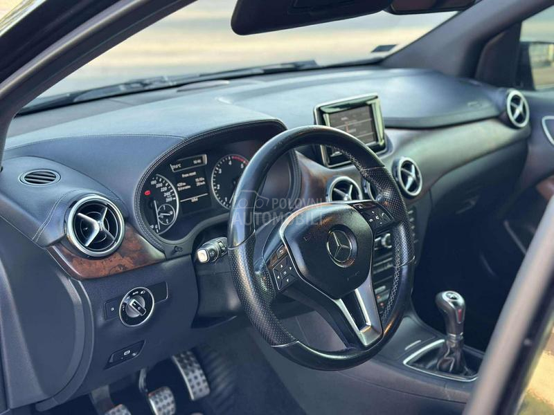 Mercedes Benz B 180 