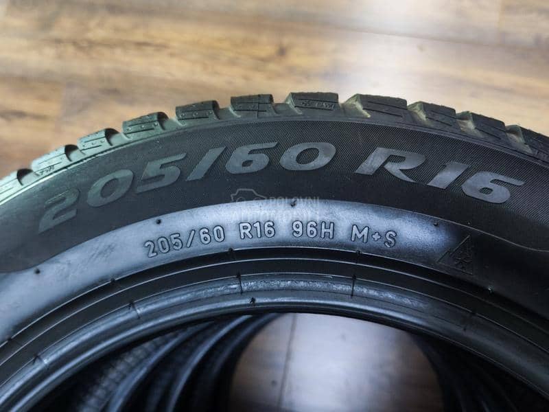 Pirelli 205/60 R16 Zimska