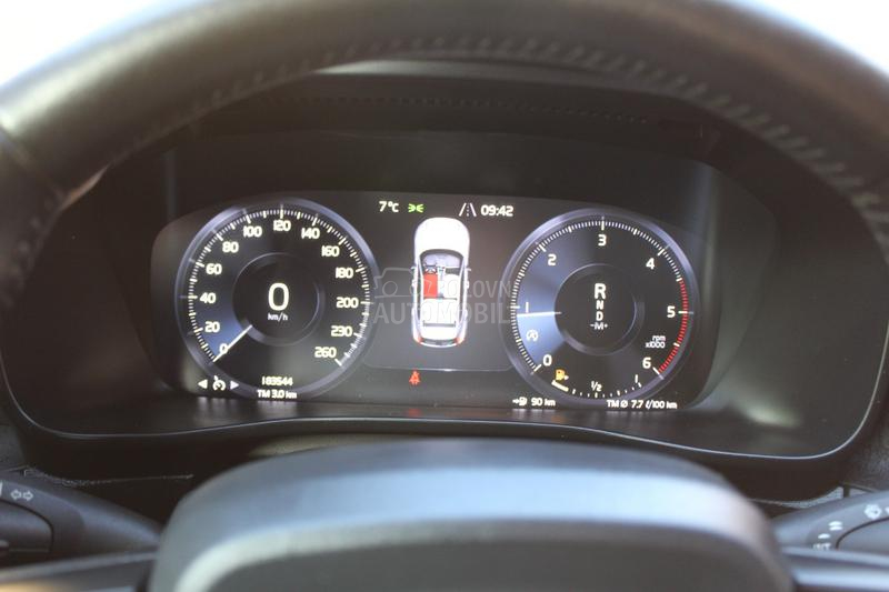 Volvo XC40 D3 GEARTRONIC