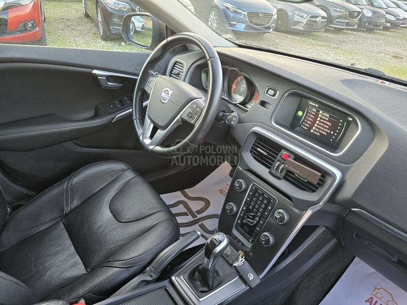 Volvo V40 2.0 D2 SUMMUM