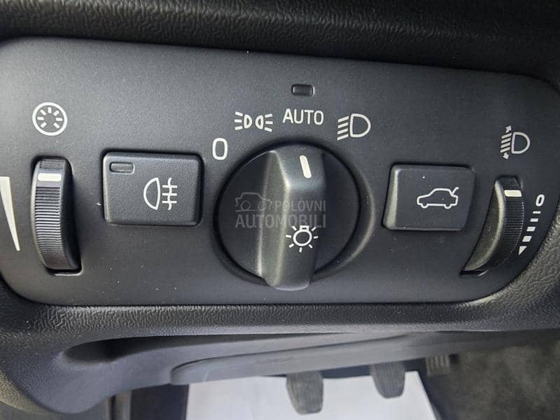 Volvo V40 2.0 D2 SUMMUM