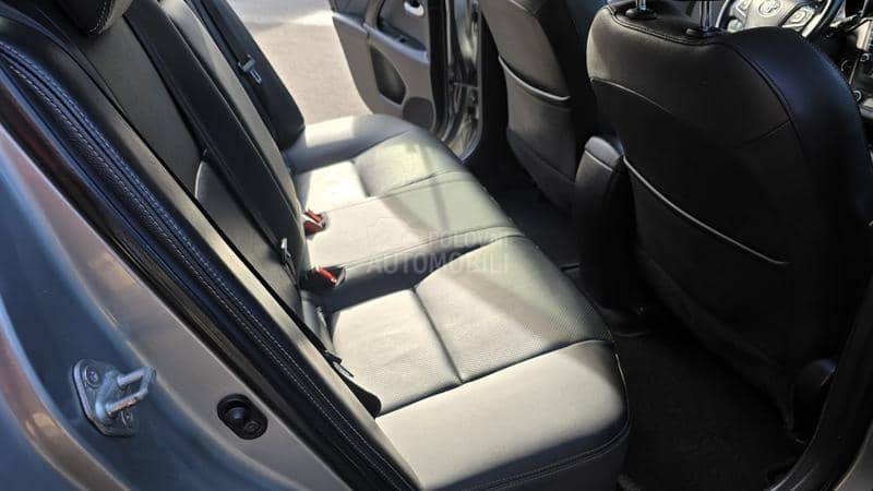 Toyota Avensis 2.0 D  F U L