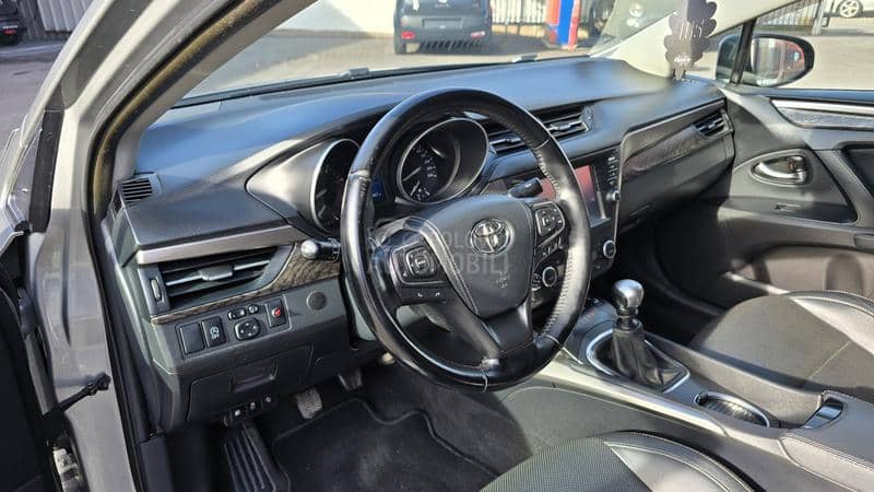 Toyota Avensis 2.0 D  F U L