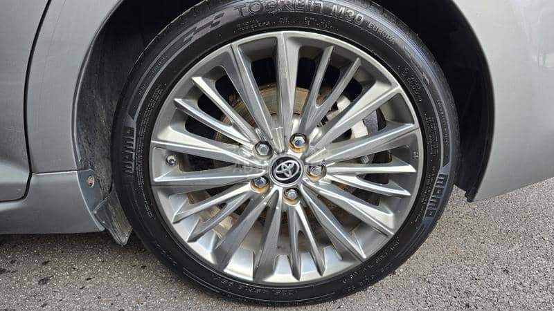 Toyota Avensis 2.0 D  F U L