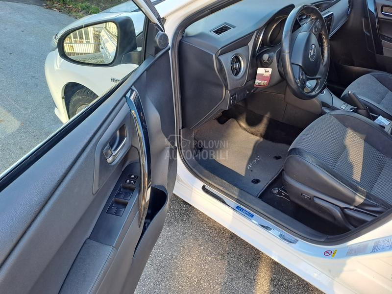 Toyota Auris 1.8