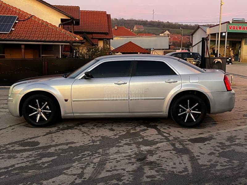 Chrysler 300C 