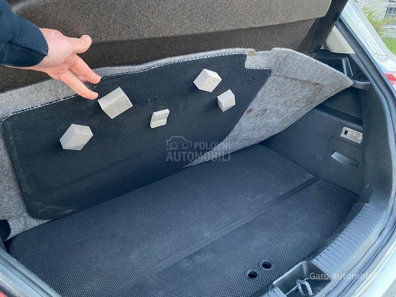 Mazda 2 1.3 SVAJCARSKA