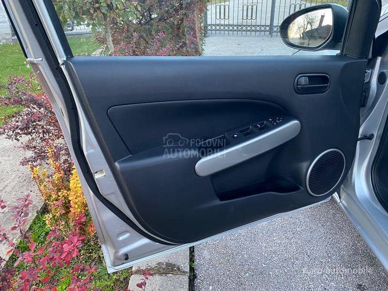 Mazda 2 1.3 SVAJCARSKA