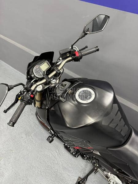 Suzuki gsr 750 freegun CH