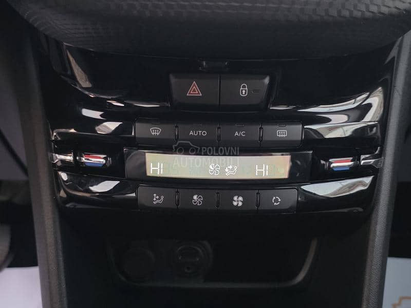 Peugeot 2008 1.2 STYLE/135.000