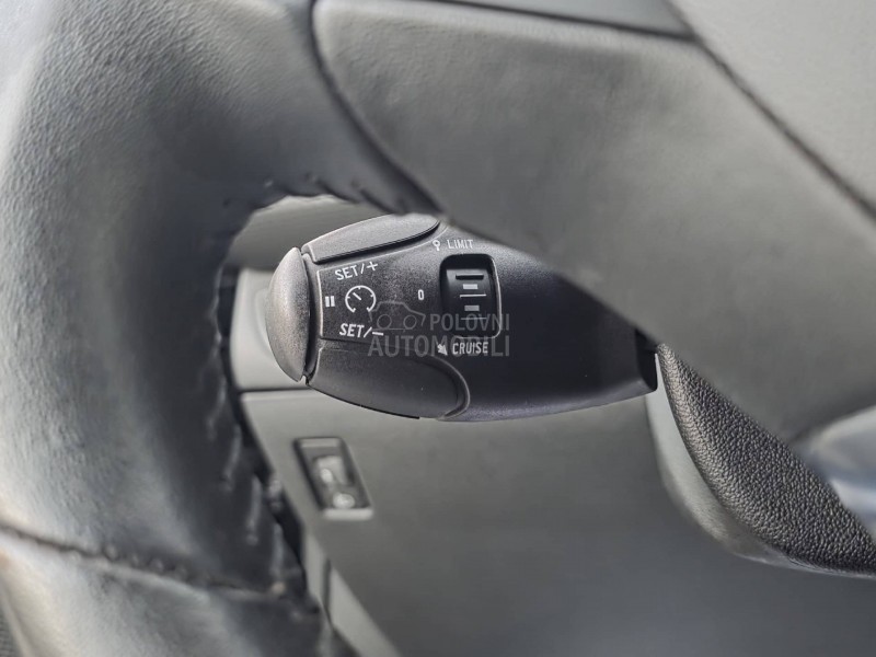 Peugeot 2008 1.2 STYLE/135.000