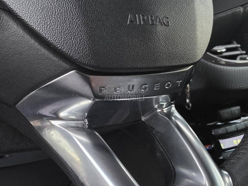 Peugeot 2008 1.2 STYLE/135.000